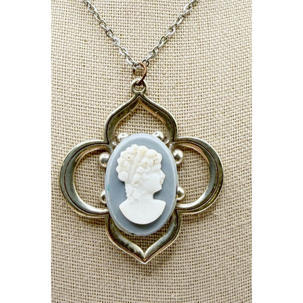 Blue White Lady Cameo Pendant Necklace Openwork Frame New Silver Chain 20"